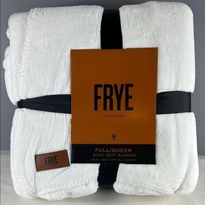Frye Silky Soft Blanket Full Queen White 90" x 90" Luxury NEW